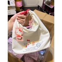 ราคา พร้อมส่ง kitty กระเป๋าแคนวาสสีครีมแดง ของแท้ น่ารัก (44478926325)