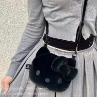 ราคา FX Diagonal Small Bag กระเป๋าสะพายข้างลายคิตตี้ สีดำ ขนาดกะทัดรัด พกพาสะดวก (51008250140)