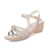 ราคา Yikang Mom Sandals Flat Summer Wedge Non slip Genuine Leather Soft Sole Middle aged Women s Shoes Large Size (53208277803)