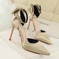 ราคา รองเท้าส้นสูง ผ้าซาติน หัวแหลม ปากตื้น ประดับโบว์ แต่งรูกลวง สวยงาม สําหรับผู้หญิง (40629307819)