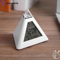 ราคา มาสเมตโต นาฬิกาปลุกดิจิตอล จอแสดงผลดิจิตอลพีระมิดนาฬิกาปลุก นํา เครื่องวัดอุณหภูมิสีขาวเปลี่ยนสีแบตเตอรี่ดําเนินการนาฬิกาตั้งโต๊ะหนักพ (54058590889)