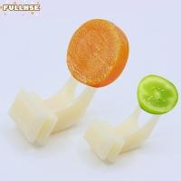 ราคา ส้อมจิ้มผลไม้นก เต็ม ส้อมจิ้มผลไม้นกแก้วพลาสติกสีขาวอุปกรณ์นกที่ทนทาน ส้อมกรงนกผลิตภัณฑ์สําหรับสัตว์เลี้ยง (49708458353)