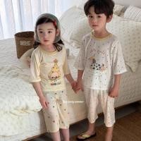 ราคา ชุดนอนเด็ก เสื้อแขนสั้น กางเกงขาสามส่วน ผ้านุ่ม ใส่สบาย ชุดอยู่บ้านเด็กลายการ์ตูนน่ารัก (52806862048)