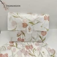 ราคา อันรุน กระดาษห่อของขวัญพร้อมใบสีเขียวลายดอกไม้ทิวลิปกระดาษทิชชู่ลาย กระดาษห่อของขวัญสองด้านบรรจุกระดาษ (53608443658)