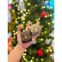ราคา ซองหนังแท้ใส่หูฟัง Airpod case มี 2 ลาย งานHandmade รับประกันงาน ใช้งานทนทาน (42053659712)