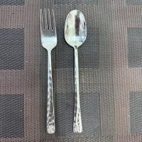 ราคา ช้อนส้อมสแตนเลส ลายค้อน มือสอง ขายชุดละ6คู่ (41412007506)