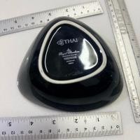 ราคา ถ้วยสามเหลี่ยม การบินไทย สีดำ Royal Porcelain ของสะสมสายการบิน มือสองแท้ (41677949527)
