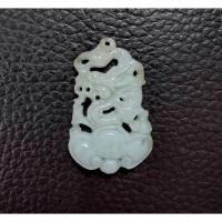 ราคา จี้หยกขาว แกะสลักมังกรคาบแก้ว Jadite type A (29137595509)