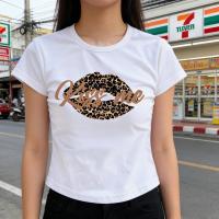 ราคา Top basic ส่งจากไทย เสื้อยืด เสื้อครอป เอวลอย ทรงรัดรูป เข้ารูป สไตล์เกาหลี ใส่สบาย Kiss me เสื้อยืดผู้หญิง COD (45557821276)
