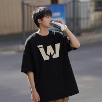 ราคา TOPสไตล์เกาหลี เรียบง่ายและมี สไตล์ เสื้อยืด oversize IW พิมพ์ลาย ผ้าคุณภาพสูง ยืดหยุ่น ไม่ต้องรีด unisex (26263356980)