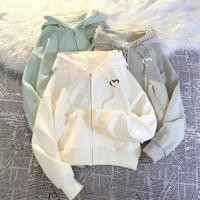 ราคา เสื้อแขนยาวพร้อมส่ง เสื้อเเขนยาวมีฮู้ดมีหมวกเเฟชั่น เสื้อคลุมกันหนาว ปักลายหัวใจ S0008 (45107697305)