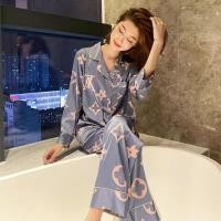 ราคา Caila 2025 คาล่า ชุดนอนผู้หญิง และ ชุดนอนผ้าซาติน ลายการ์ตูน ชุดนอนผ้าซาติน นิ่ม คุณภาพดี เสื้อแขนยาว กางเกงขายาว ชุดนอนผู้หญิง (40567630791)