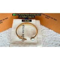 ราคา New LV pearly flower bracelet size S (56806216855)