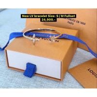 ราคา New LV bracelet Size S M Fullset (40678556235)