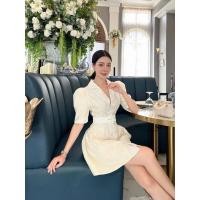 ราคา ป้าย STYLISTA Blazer dress เดรสทรงสูท มาพร้อมเข็มขัด โทนสีขาวครีม size S พร้อมส่ง (24323525345)