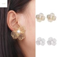 ราคา ต่างหูมุกดอกไม้ขนาดใหญ่สีเงิน ดีไซน์โรแมนติกและโอ่อ่า (48858626340)