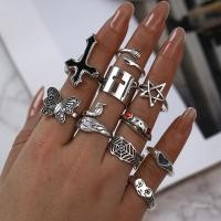 ราคา ชุดแหวนVintage stackable ดีไซน์สำหรับกบ นกยูง และผีเสื้อ (28544411691)