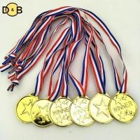 ราคา DB 10 ชิ้นพลาสติกทองผู้ชนะเหรียญเด็กเกมรางวัลกีฬารางวัลของเล่นสําหรับเด็กงานเลี้ยงวันเกิดโปรดปราน Pinata ฟิลเลอร์ TH (50658750191)