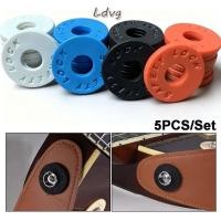 ราคา LDVG 5 ชิ้น เซ็ตสายกีต้าร์ล็อคนิรภัย หัวเข็มขัดสายกีตาร์กันลื่นแบบยึดได้อย่างปลอดภัย วัสดุยางบล็อกสายกีตาร์เบสสีสันสดใสสําหรับกีตาร์เบส (53257822489)