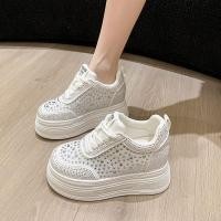 ราคา รองเท้าเพิ่มความสูงสำหรับผู้หญิง สไตล์ใหม่ ฤดูใบไม้ร่วง กะทัดรัดแบบเชือกรองเท้า Rhinestone บนพื้นมีแพลตฟอร์มหนา (56454882976)