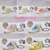 ราคา OKK Life Stop YZ0485 พร้อมส่งในไทย พวงกุญแจ จี้รูปรองเท้าผ้าใบ สวยน่ารัก (22886873676)