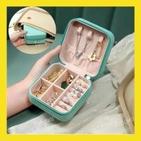 ราคา กล่องเครื่องประดับ หนัง PU ผ้ากำมะหยี่ ขนาดเล็ก สำหรับใส่ต่างหู สร้อยคอ แบบพกพา กล่องใส่เครื่องประดับ จัดส่งที่รวดเร็ว 4 (22137509297)
