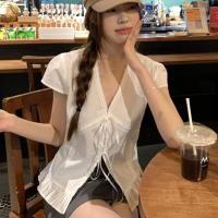ราคา เสื้อแขนสั้นผ้าลูกไม้สำหรับผู้หญิง ติดกระดุมด้านหน้า มีขอบแต่งและโบว์ สีขาว (57557791071)