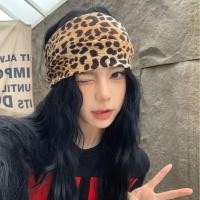 ราคา Sea Tee COD ที่คาดผมยืดหยุ่นลายเสือดาวสไตล์เรโทร นุ่ม ยืดหยุ่นได้ สำหรับเล่นกีฬา โยคะ ฟิตเนส แฟชั่นสำหรับผู้หญิง (56305808895)