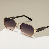 ราคา แว่นกันแดดกรอบเล็กทรงสี่เหลี่ยม กรอบโลหะ Unisex เทรนด์ใหม่ในเมือง (42279377215)