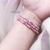 ราคา สร้อยข้อมือหิน ทรงลูกบาศก์ โรโดไนท์สีชมพู Pink Rhodonite กำไลหิน ความรัก (25517890497)