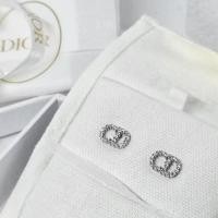 ราคา New Dior Clair D Lune earrings สีเงิน ของแท้ พร้อมส่ง ทักรีเชคสต็อกรายวันก่อนกดสั่งค่า (28033900490)