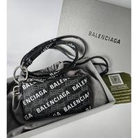 ราคา New Balenciaga monogram CASH CARD CASE ON KEYRING IN BLACK WHITE มือ1ของแท้ พร้อมส่ง (27227720309)