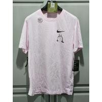 ราคา เสื้อยืด Nike x Nathan Bell ชมพู ของแท้ พร้อมส่ง ไม่ผ่านการใช้งาน (53154269321)