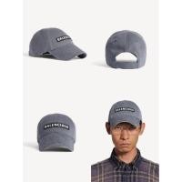 ราคา New Balenciaga patch cap size L เทา ของแท้ พร้อมส่ง รีเชคไซส์รายวันก่อนกดค่ะ (48258800123)