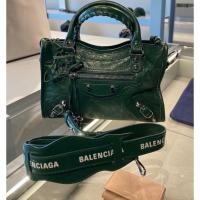 ราคา Rare New Balenciaga mini city เขียว สาย logo หายากมากกก มือ1ของแท้ พร้อมส่ง (44109072672)