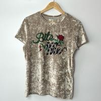 ราคา เสื้อยืดผู้หญิง ปักลาย ผ้ากำมะหยี่ สีเบจน้ำตาล CPS Velvet T shirt (50759112792)