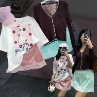 ราคา lace satin skirt size 1 2 กระโปรงตัวสั้น ทรงสวย มีซับในกางเกงด้านใน เอวสม็อคหลัง แต่งซิปข้าง เล่นดีเทลระบายลูกไม้ (53455661116)