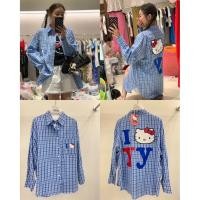 ราคา พร้อมส่ง TEEDA KITTY SCOTTY SHIRT 450 เสื้อเชิ้ตสีฟ้าลายสก็อต พิมพ์ลายคิตตี้หน้า หลัง (41261478641)