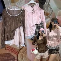 ราคา polkadot lace top เสื้อคอยู แขนยาว ลายจุด สีตัดกันลงตัว แต่งลูกไม้ระบายชาย ด้านข้างแต่งรูดได้ เก๋ๆเลย (51556811400)