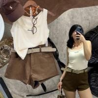 ราคา suede shorts S M 580 กางเกงขาสั้น เนื้อผ้าหนังกลับ ทรงสวย มาพร้อมเข็ดขัดชิคๆ ทรงสวย ใส่ชิคๆเลย (48501266942)