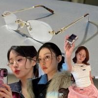 ราคา Mm rimless sunglasses แว่นรุ่นแบบไร้กรอบ แต่งขาสีทอง แต่งอะไหล่อักษร ที่ 2 ฝั่ง งานสวยเป็ะ ชนชอป (47604850071)