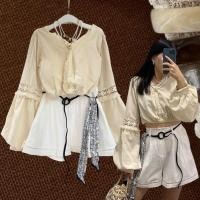 ราคา boho crop top เสื้อทรง crop คอวี แขนยาว แขนทรง balloon น่ารักมาก ใส่สบาย เอวจั๊ม ฟิวๆ boho style (44509095232)