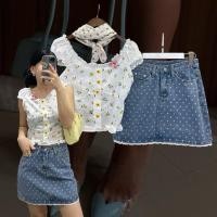 ราคา polkadot jean skirt กระโปรงยีนส์ทรงเอ เนื้อผ้านุ่ม ใส่สบาย ทรงสวย มาเป็นลายจุด ชายแต่งขอบลูกไม้ น่ารักมาก (40350357671)