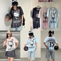 ราคา whoosis x hello kitty 420 งานเสื้อคอวี ลายคิตตี้ ทรงโอเว้อไซร้ ผ้าใส่สบาย สกรีนลายหน้าหลังเลยนร้า mo studio (26822517067)