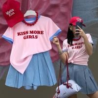 ราคา kiss more 3d t shirt เสื้อยืดคอกลม แขนสั้น กุ๊นขอบฟ้าและน้ำเงิน ที่คอและปลายแขน เนื้อผ้านุ่ม ทรงสวย แต่งอักษรแบบ3d (26244532218)