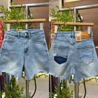 ราคา No RG9911 กางเกงยีนส์ขาสั้น ผ้ายืด ทรงเอวสูง ทำจากผ้ายีนส์เนื้อแท้อย่างดี สีคือสวยมากๆ ตรงกระเป๋าด้านหลังข้างหนึ่ง (53103694083)