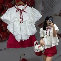 ราคา flower puff top เสื้อคอหยักระบาย แต่งขอบแดง แต่งโบว์ กระดุมปั๊มแดง ลายผ้า ดอกไม้เล็กๆ แขนพอง ไม่รัดแน่น น่ารักมาก (41078429021)