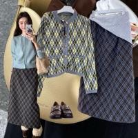 ราคา gingham pencil skirt กระโปรงทรงสอบยาว เนื้อผ้ามี texture ทรงสวย สีโทนเทาน้ำตาล เอวยางยืด น่ารักมาก (57603228433)