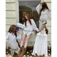 ราคา ? ? ? ? ? ? ? ? ? ? ? ? ? ? ? ? ? ? ? ? ? เสื้อเชิ้ตเว้าหัวไหล่ แขนยาวผ้าลูกไม้สีขาว ดีไซน์เรียบหรู สวยคลีนสุดๆ ใส่แล้วดูแพงในทุกโอกาส (40614302600)