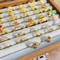 ราคา แหวนหญิงวินเทจยุคกลาง ตัวเรือนเคลือบน้ำมัน ตกแต่งเปิดเพทาย พร้อมแสงหรูหรา (49355296378)